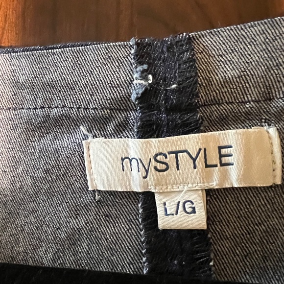 Sleeveless Denim Dress - Picture 3 of 6